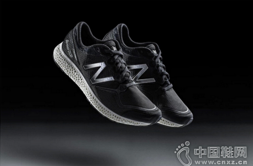 New Balance���Ƴ�һ��ʹ��3D�������ܲ�Ь