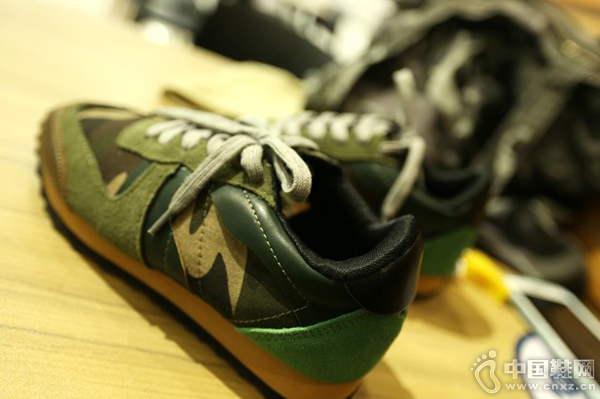 ����˹Ь�����