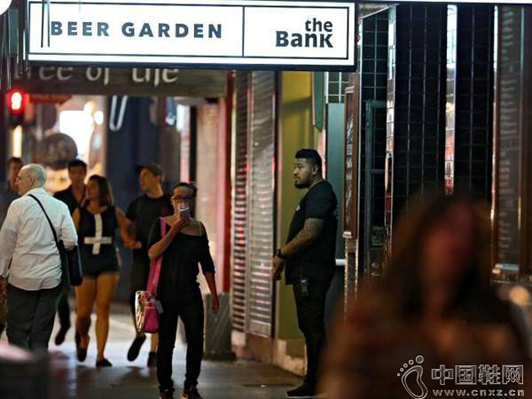 Ϥ�ᡰThe Bank���ư�