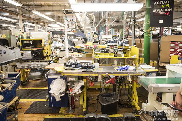 һ˫NB�˶�Ь������Ƴɵ�