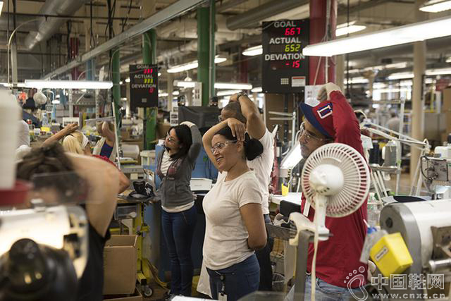 һ˫NB�˶�Ь������Ƴɵ�