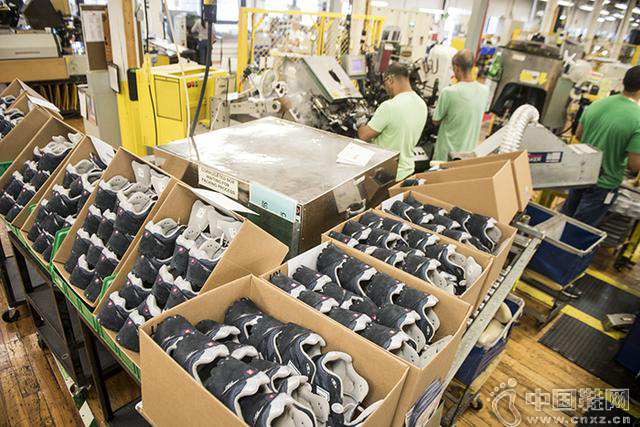 һ˫NB�˶�Ь������Ƴɵ�