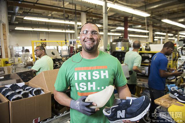 һ˫NB�˶�Ь������Ƴɵ�