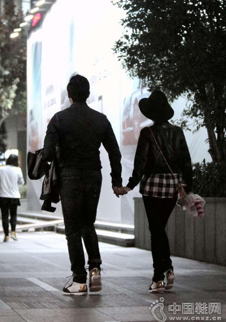 ½�㱫����ǣ�ֿ���Ӱ