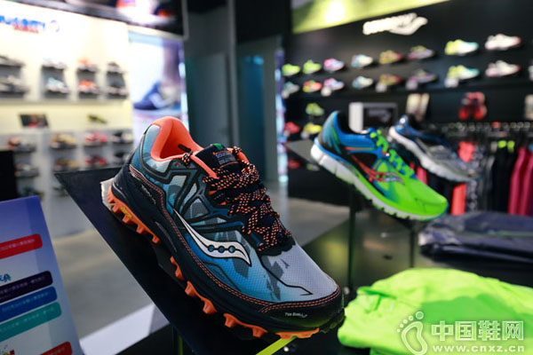 ��ЬƷ��Saucony�µ��פ�Ϻ���ɽ��԰��֮��