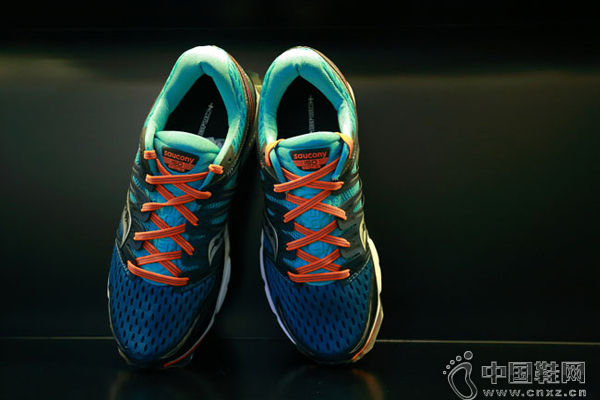 ��ЬƷ��Saucony�µ��פ�Ϻ���ɽ��԰��֮��