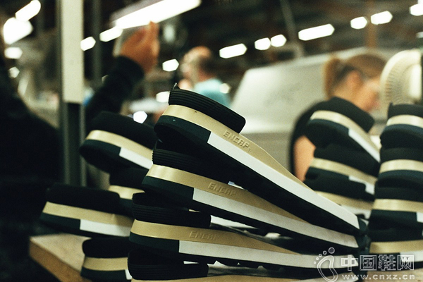 �߽���ʷ�ƾõ� New Balance Ӣ�� Flimby ����