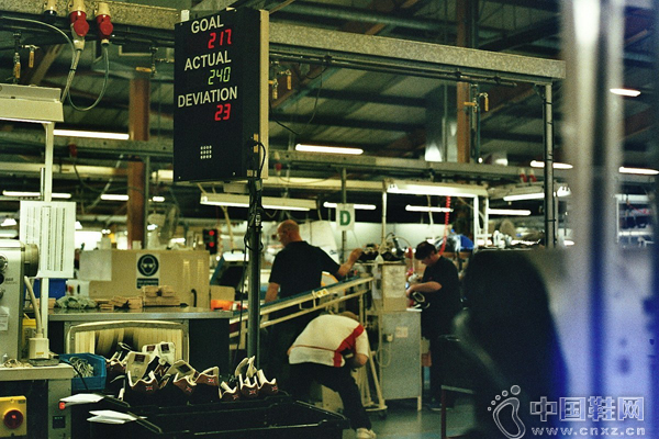 �߽���ʷ�ƾõ� New Balance Ӣ�� Flimby ����