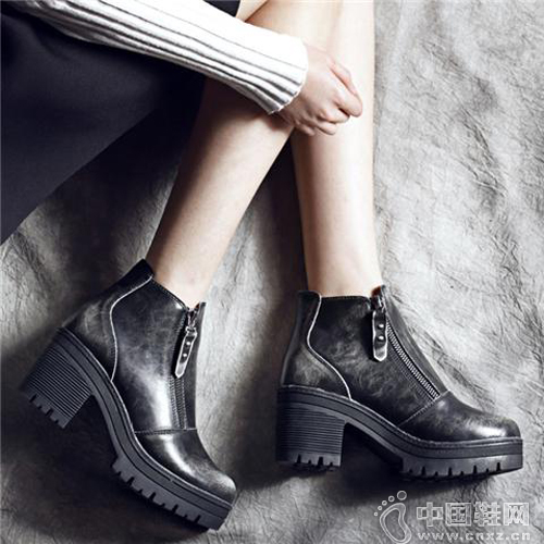 ÿ��������Ů��������Ҫһ˫��ˮ̨�߸�Ь