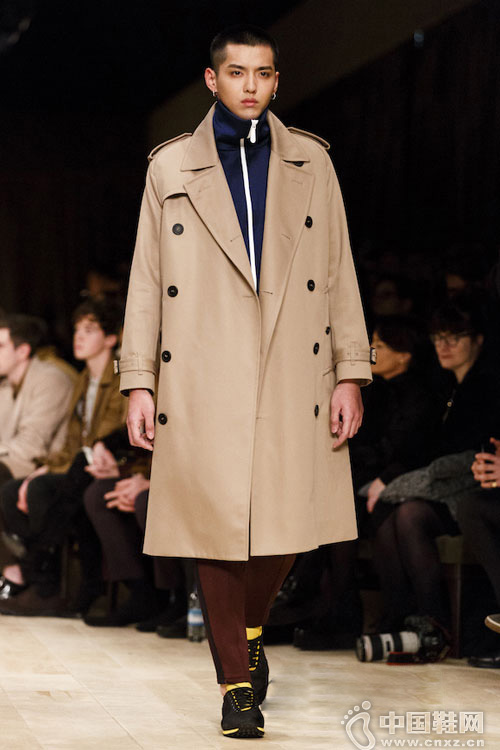 �����������ෲ���� Burberry�����ٹɼ۱���