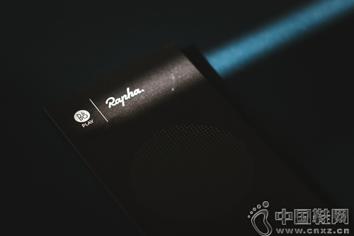 Rapha X Bang & Olufsen Play ������ɫ���������֮����