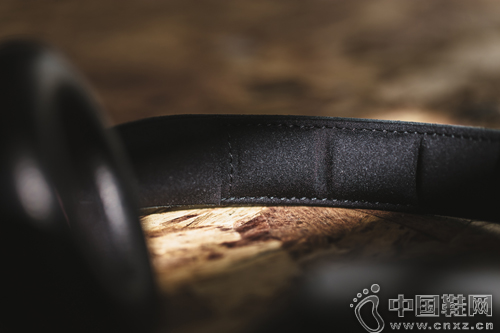 Rapha X Bang & Olufsen Play ������ɫ���������֮����
