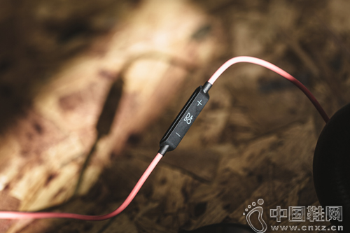 Rapha X Bang & Olufsen Play ������ɫ���������֮����