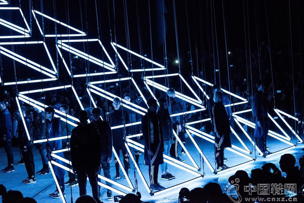 ��Ҷ�ݺ��ձ�Ʒ�Ƶĺ��������������κ�������