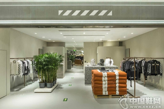 OFF-WHITE c/o VIRGIL ABLOH �����ŵ�