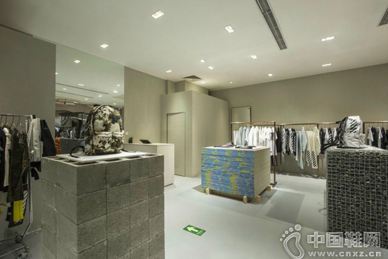 OFF-WHITE c/o VIRGIL ABLOH �����ŵ�