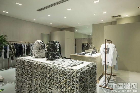 OFF-WHITE c/o VIRGIL ABLOH �����ŵ�