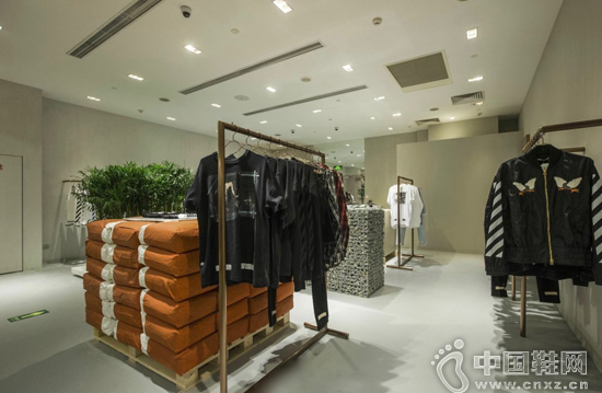 OFF-WHITE c/o VIRGIL ABLOH �����ŵ�