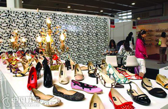 ����Ь��չ