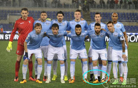 ������С��Ь�������ʾ��ͬ���ڣ�