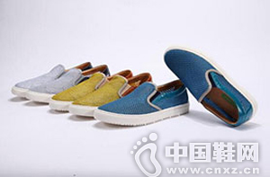 ����������Ů����Ь����һ���������С�