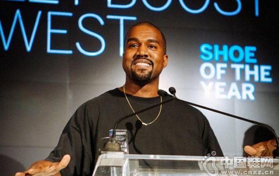 Kanye�ư��Ͻ��꽫����100��˫��Yeezy Boost