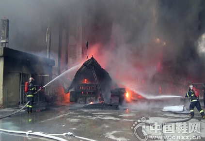 ʯʨһЬ�ĳ�ͻ����� ���Ь��ȼ���