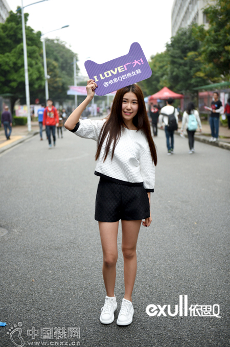 Ů���������˼Q�������໨��У԰����