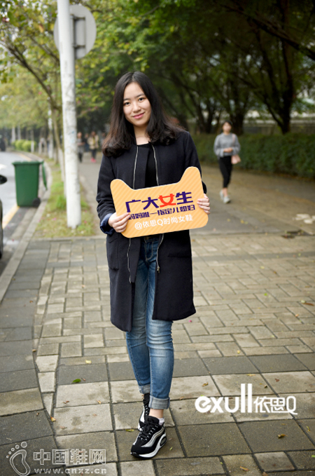 Ů���������˼Q�������໨��У԰����