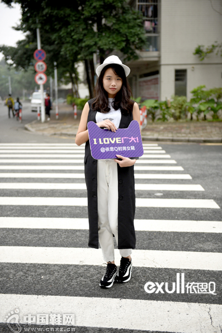 Ů���������˼Q�������໨��У԰����