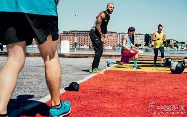 �ڰ������ܲ���Ա����Ϣ�ڼ侭����ȥ������