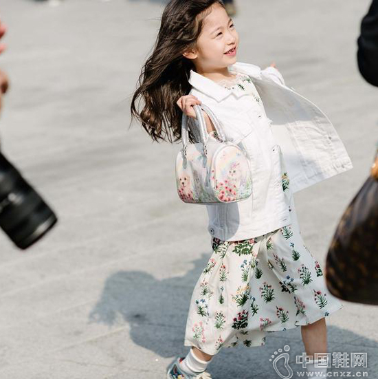 ���ĳ�����ʱװ�ܳ��⾹Ȼ��������ǣ�