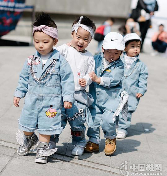 ���ĳ�����ʱװ�ܳ��⾹Ȼ��������ǣ�