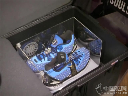 ȫ������˶�Ь��ֵ400����Ԫ