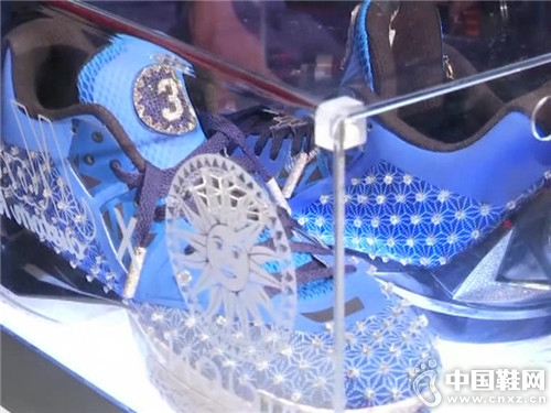 ȫ������˶�Ь��ֵ400����Ԫ