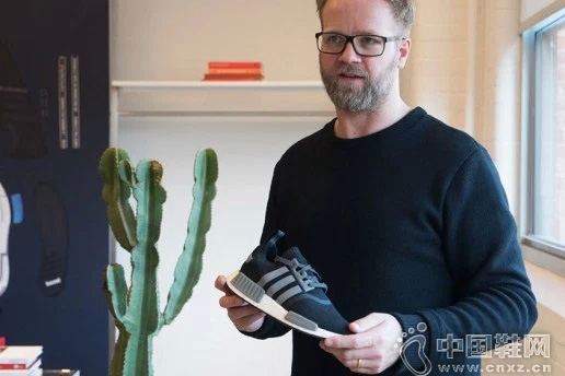 ���˷�����Ь�������Ƴ�����