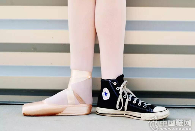 550����Ԫ����Ь���г����й�Sneakerheads����ȱϯ