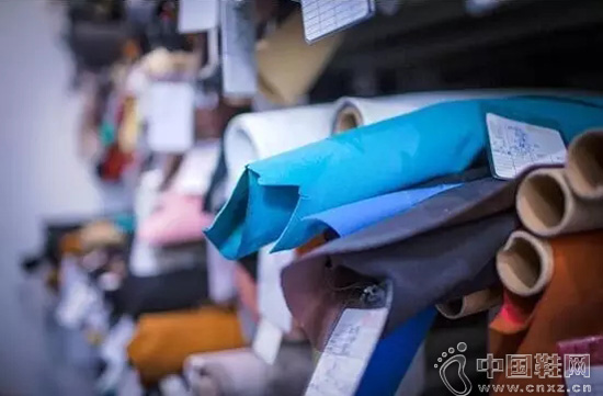 ���ڹ���Ь�Ĳ������������ն���Bata�ľ���