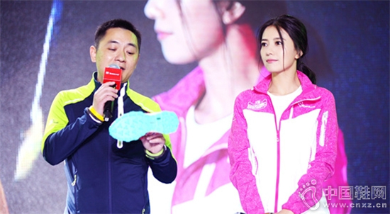 ̽·�ߴ����˸�ԲԲ��̽·��ͽ����ҵ���ܾ����¿��ڻ�ֳ�