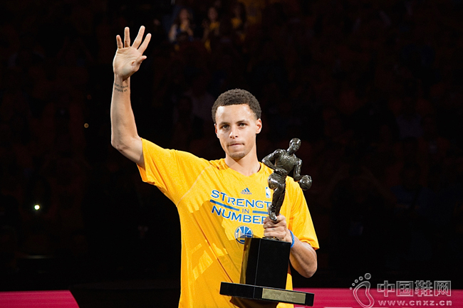 ���ﵱѡNBA 2015-16����������MVP