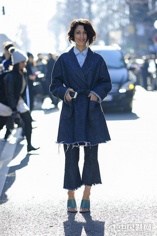 ���Ĵ���ʾ������Ь����