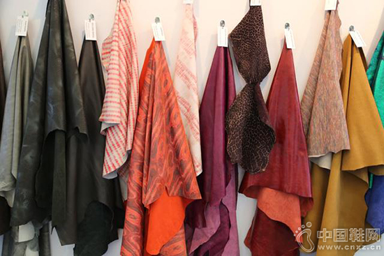 �����ݰ�����ó��չ�����¹����ı�����ʾ��4�·ݰ���ţƤ���ڼ���������������1594.6��ƽ���ף�ͬ������2.3%��һ����ţƤ����������8.7%���԰������Ƕ����㣬���ڶ�����7.1%����26.63�����Ƕ���