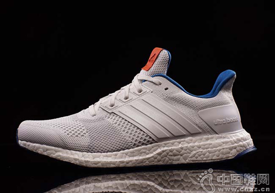 Adidas �Ƴ� Ultra Boost ST ȫ����ɫ