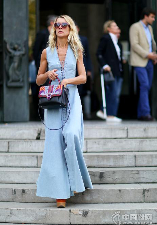 ������µ���ɫĪ������һĨ�ٴ����ˬ��