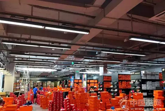 Nike��Adidas����ֱӪ��