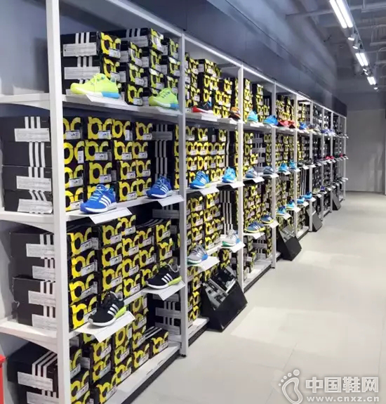 Adidas����ֱӪ���ڲ�ʵ��