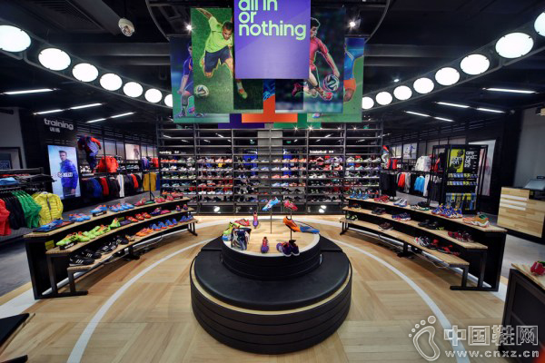 ������ר����