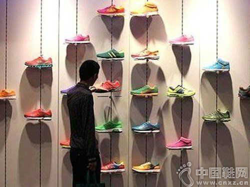 �й�Ʒ���˶�Ь