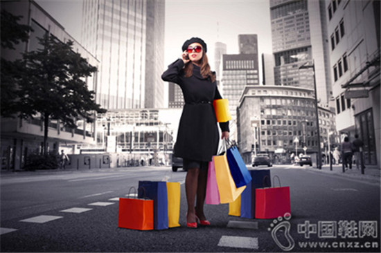 �й������г������� ��װЬñ�����ߵ�