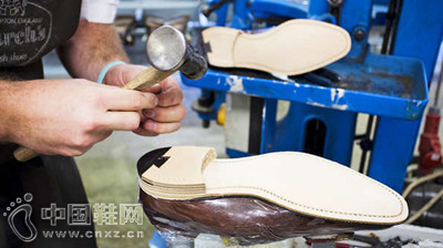 Ӣ����Ь��ҵ��ģ���ή�� ȴ��Ȼ����